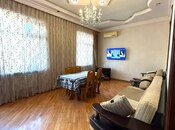 Satılır 4 otaqlı köhnə tikili 110 m², Gənclik m., photo 1 from 8
