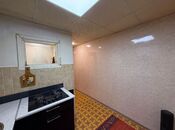 Satılır 2 otaqlı köhnə tikili 60 m², İnşaatçılar m., photo 4 from 8