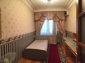 Satılır 6 otaqlı köhnə tikili 180 m², Elmlər Akademiyası m., photo 1 from 8