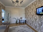 Satılır 4 otaqlı köhnə tikili 100 m², İnşaatçılar m., photo 2 from 8
