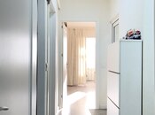 Продаётся 3-комн. вторичка 70 м², м. Ази Асланов, photo 3 from 8