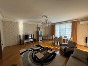 Сдаётся 3-комн. новостройка 135 м², м. Низами, photo 1 from 8