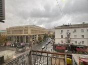 Satılır 3 otaqlı köhnə tikili 90 m², Elmlər Akademiyası m., photo 1 from 8
