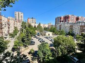Satılır 3 otaqlı köhnə tikili 80 m², Qara Qarayev m., photo 2 from 8