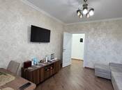 Satılır 2 otaqlı köhnə tikili 65 m², Elmlər Akademiyası m., photo 1 from 8