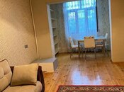 Satılır 2 otaqlı köhnə tikili 65 m², Xalqlar Dostluğu m., photo 2 from 8