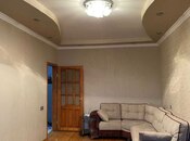 Satılır 2 otaqlı köhnə tikili 65 m², Xalqlar Dostluğu m., photo 1 from 8