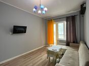 Satılır 2 otaqlı köhnə tikili 60 m², İnşaatçılar m., photo 1 from 8