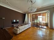 Satılır 4 otaqlı köhnə tikili 200 m², Bayıl q., photo 1 from 8