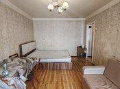 Satılır 1 otaqlı köhnə tikili 40 m², İnşaatçılar m., photo 2 from 8