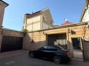 Satılır 12 otaqlı həyət evi/bağ evi 600 m², Nəsimi m., photo 1 from 8