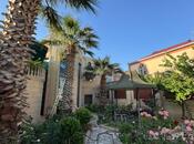 Satılır 8 otaqlı həyət evi/bağ evi 525 m², Qaraçuxur q., photo 1 from 8