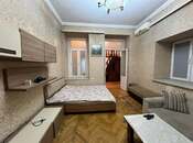 Satılır 2 otaqlı köhnə tikili 70 m², Sahil m., photo 3 from 8