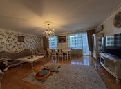Satılır 5 otaqlı köhnə tikili 110 m², Bakıxanov q., photo 1 from 8