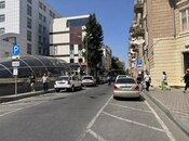 Satılır 2 otaqlı köhnə tikili 55 m², Elmlər Akademiyası m., photo 1 from 8