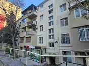 Satılır 2 otaqlı köhnə tikili 50 m², İnşaatçılar m., photo 1 from 8