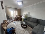 Satılır 2 otaqlı köhnə tikili 65 m², Qara Qarayev m., photo 1 from 6