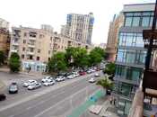 Satılır 2 otaqlı köhnə tikili 49 m², Elmlər Akademiyası m., photo 2 from 8