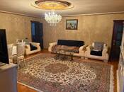 Satılır 4 otaqlı köhnə tikili 110 m², Neftçilər m., photo 1 from 8