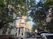 Satılır 5 otaqlı köhnə tikili 130 m², Sahil m., photo 1 from 8