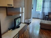 Satılır 2 otaqlı köhnə tikili 50 m², İnşaatçılar m., photo 1 from 8
