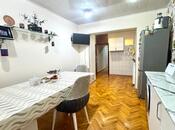 Satılır 2 otaqlı köhnə tikili 70 m², İnşaatçılar m., photo 7 from 8