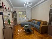 Satılır 2 otaqlı köhnə tikili 70 m², İnşaatçılar m., photo 2 from 8