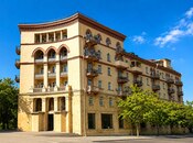 Продаётся 3-комн. вторичка 100 м², м. Низами, photo 1 from 8