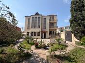 Satılır 9 otaqlı həyət evi/bağ evi 600 m², M.Ə.Rəsulzadə q., photo 1 from 8