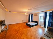 Satılır 3 otaqlı köhnə tikili 100 m², Nərimanov r., photo 1 from 8