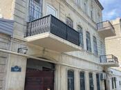 Продаётся 3-комн. вторичка 65 м², м. Низами, photo 1 from 8