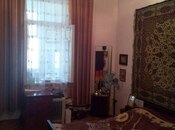 Satılır 2 otaqlı köhnə tikili 55 m², Qara Qarayev m., photo 2 from 7