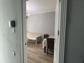Satılır 2 otaqlı köhnə tikili 65 m², İnşaatçılar m., photo 3 from 8
