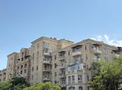 Satılır 5 otaqlı köhnə tikili 200 m², Nəsimi r., photo 1 from 8
