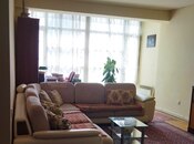 Продаётся 2-комн. вторичка 80 м², м. Низами, photo 2 from 8