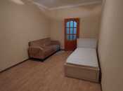 Продаётся 2-комн. вторичка 45 м², м. Иншаатчылар, photo 1 from 8