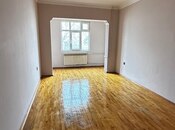 Satılır 2 otaqlı köhnə tikili 65 m², Xalqlar Dostluğu m., photo 2 from 8