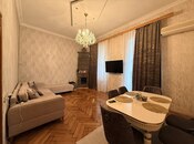 Satılır 3 otaqlı köhnə tikili 105 m², İçəri Şəhər m., photo 3 from 8