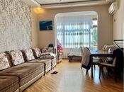 Satılır 2 otaqlı köhnə tikili 70 m², Gənclik m., photo 1 from 8