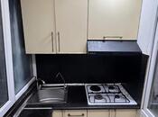 Satılır 2 otaqlı köhnə tikili 35 m², İnşaatçılar m., photo 3 from 4