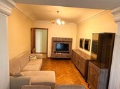 Satılır 3 otaqlı köhnə tikili 75 m², Nizami m., photo 2 from 8