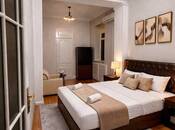 İcarəyə verilir 9 otaqlı həyət evi/bağ evi 700 m², Gənclik m., photo 3 from 8