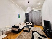 Satılır 2 otaqlı köhnə tikili 42 m², Sahil m., photo 1 from 8