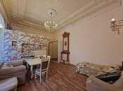 Satılır 2 otaqlı köhnə tikili 70 m², Nizami m., photo 1 from 8
