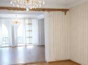 Satılır 7 otaqlı köhnə tikili 250 m², Nizami m., photo 2 from 8