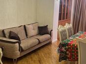 Продаётся 2-комн. вторичка 55 м², м. Элмляр Академиясы, photo 1 from 8