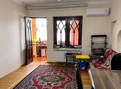 Satılır 2 otaqlı köhnə tikili 55 m², Əhmədli m., photo 1 from 8