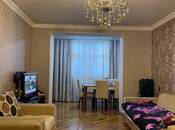 Продаётся 3-комн. вторичка 70 м², м. Иншаатчылар, photo 1 from 8