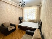 Сдаётся 1-комн. новостройка 60 м², м. Иншаатчылар, photo 1 from 8