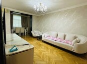 Satılır 3 otaqlı köhnə tikili 90 m², Elmlər Akademiyası m., photo 1 from 8